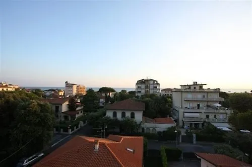 Hotel Riva Lido di Camaiore 3*,